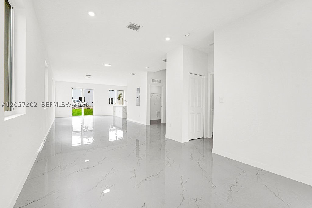 CHLOE ESTATES - Residential