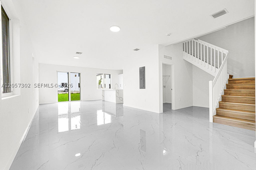 CHLOE ESTATES - Residential