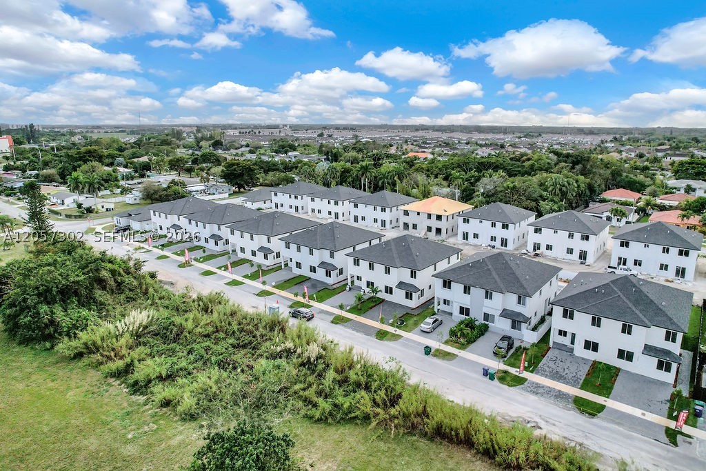 CHLOE ESTATES - Residential