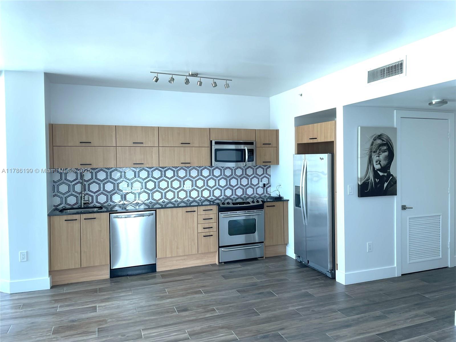 WIND CONDO - Residential Lease