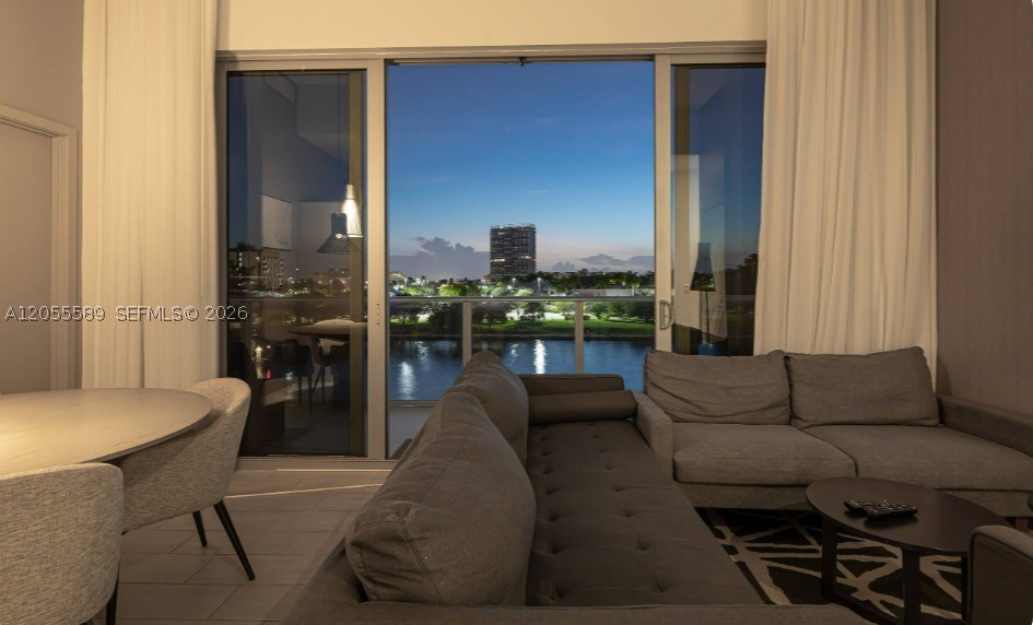 HYDE BEACH HOUSE - Residential Lease