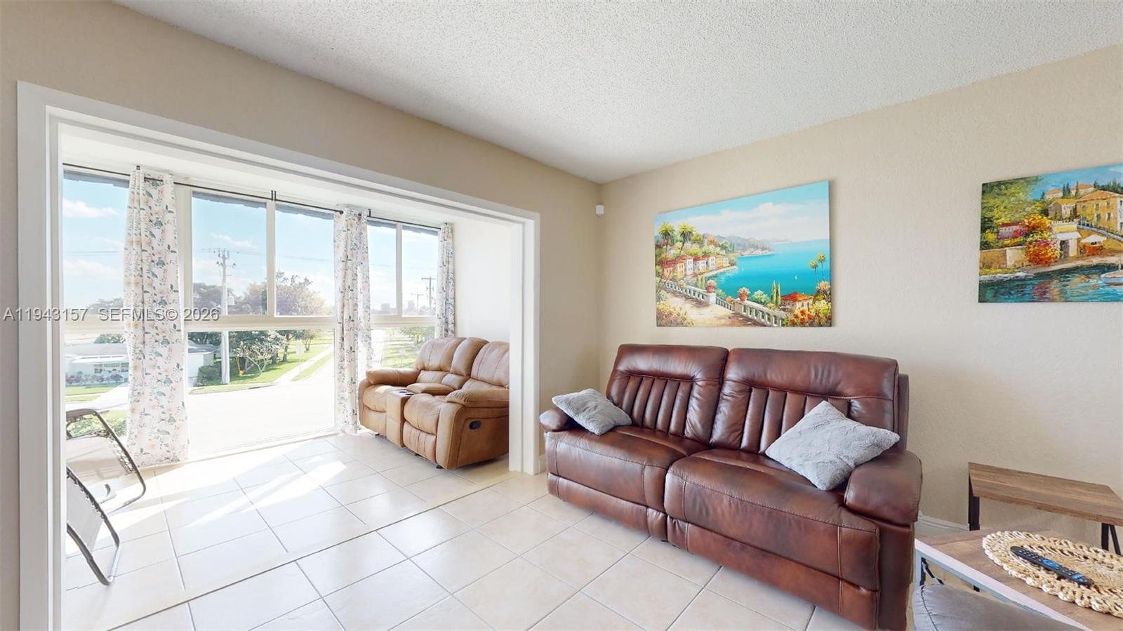 ORIOLE GOLF & TENNIS CLUB - Residential