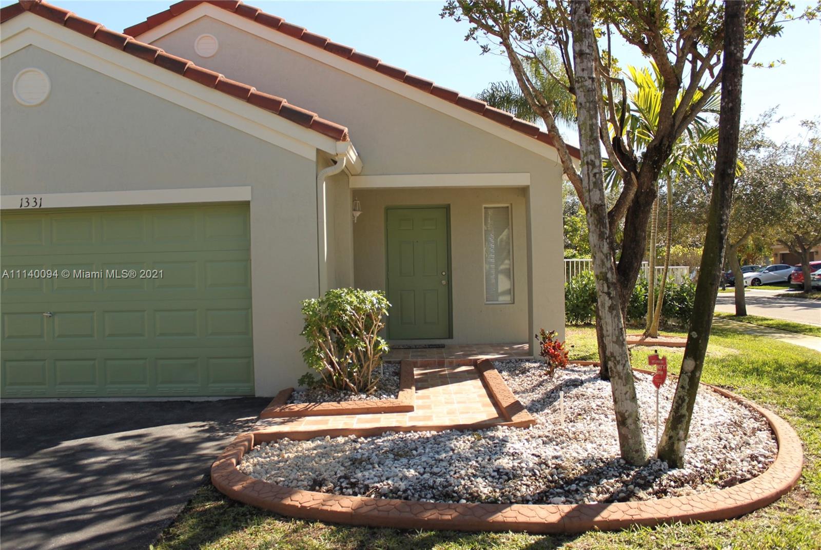 Beautiful 3/2 home in the Savanna community with split floor plan and fenced yard. Freshly painted inside and out, newly updated bathrooms, new washer/dryer, and new microwave.  Community amenities include: 2 pools, waterslide, kiddie pool, putt-putt golf, walking trails, playground, hockey, basketball, and onsite management.  Schedule your showing today!