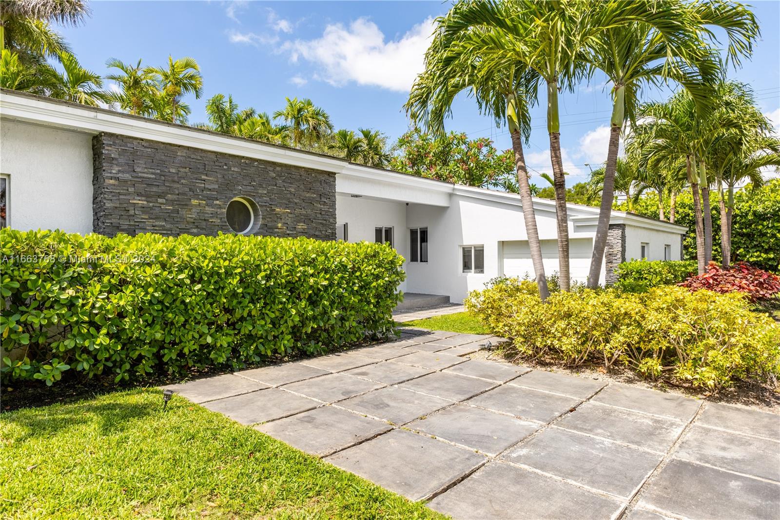 LA GORCE GOLF SUB - Residential