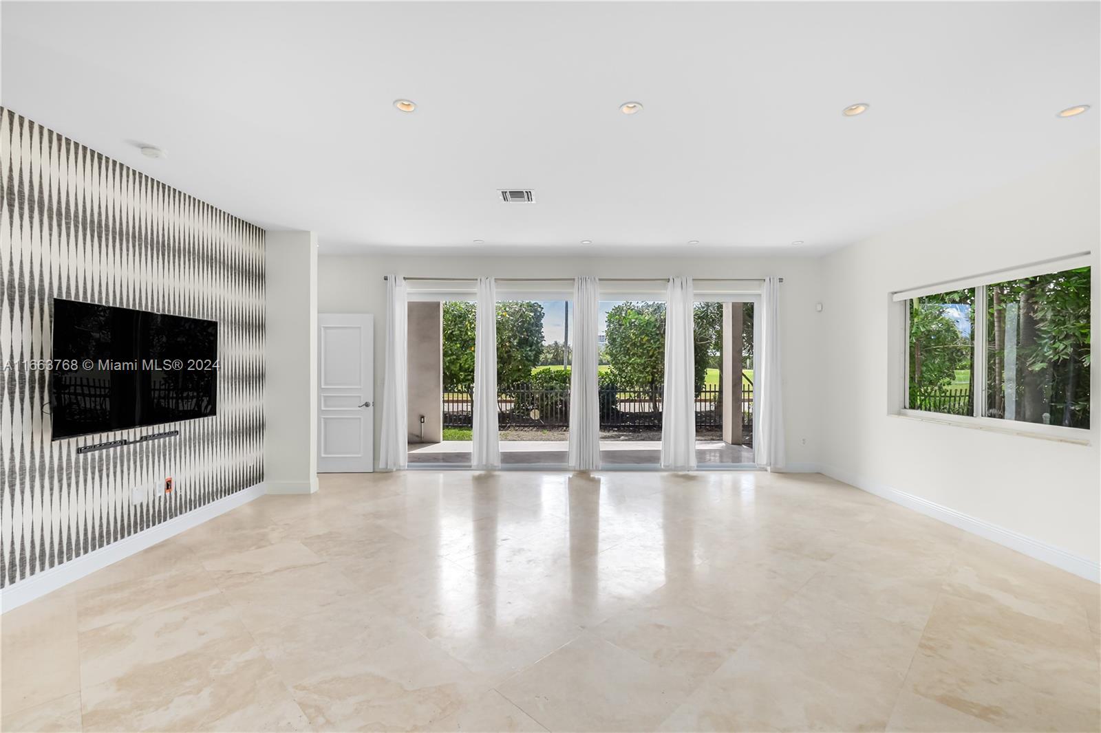 LA GORCE GOLF SUB - Residential