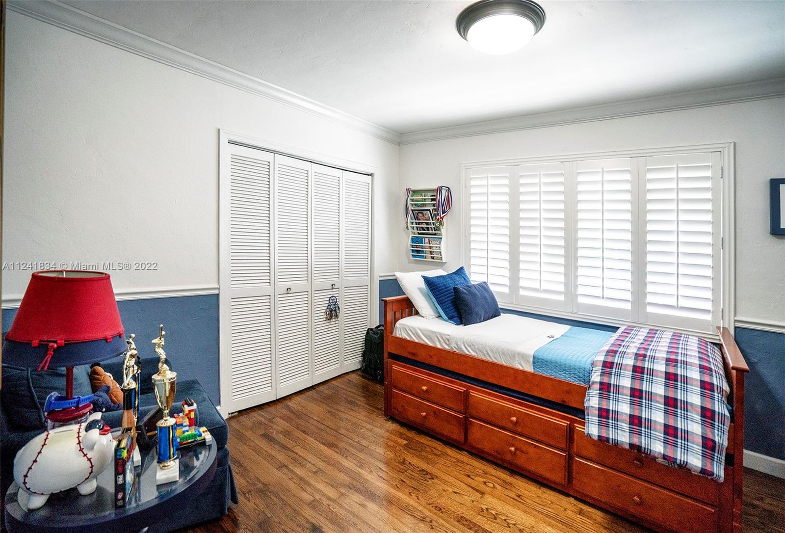 SUNSET CIRCLE - Residential Lease