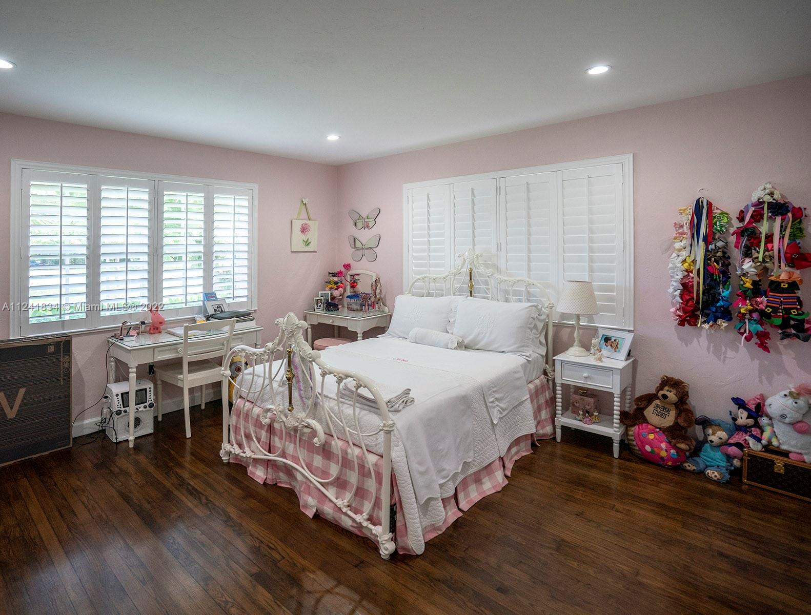 SUNSET CIRCLE - Residential Lease