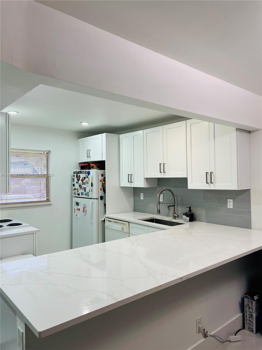 SANDS POINT CONDOMINIUM I - Residential