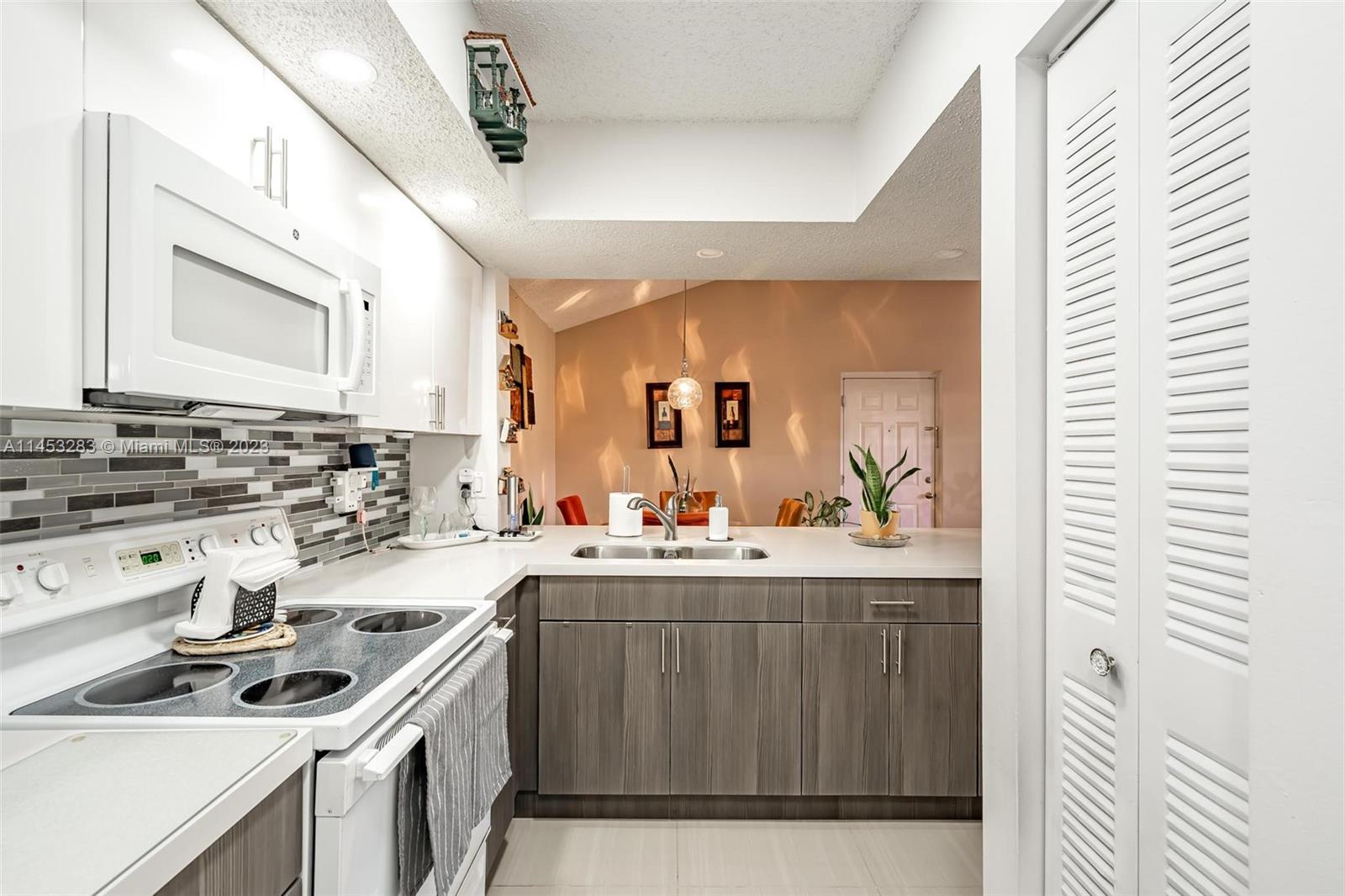 VILLA RUSTICA I CONDO - Residential