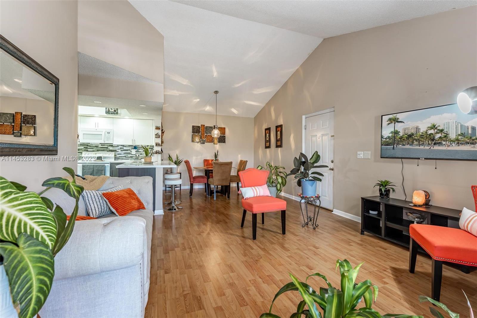 VILLA RUSTICA I CONDO - Residential