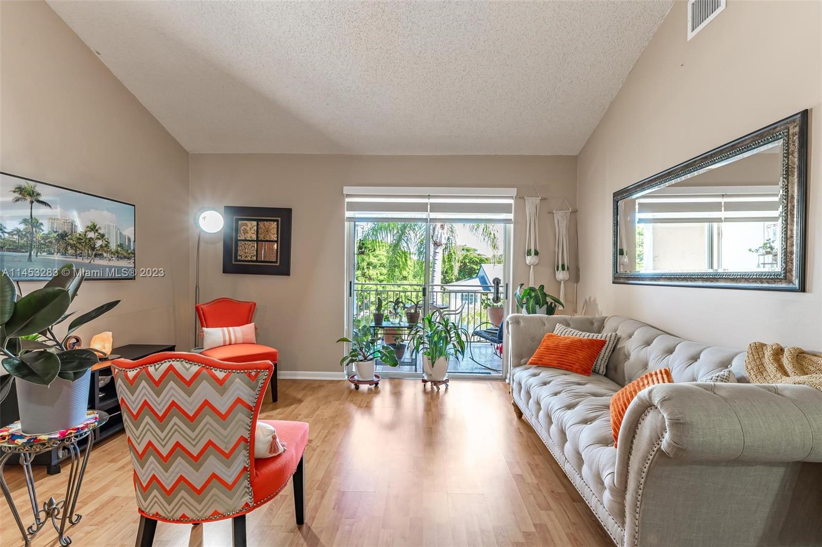 VILLA RUSTICA I CONDO - Residential