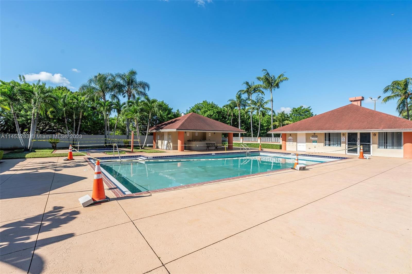 VILLA RUSTICA I CONDO - Residential