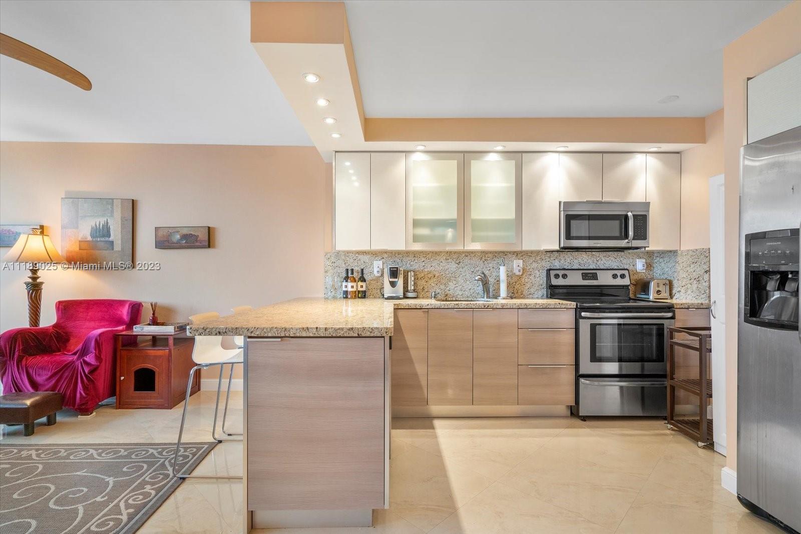 WINSTON TOWERS 200 - Residential