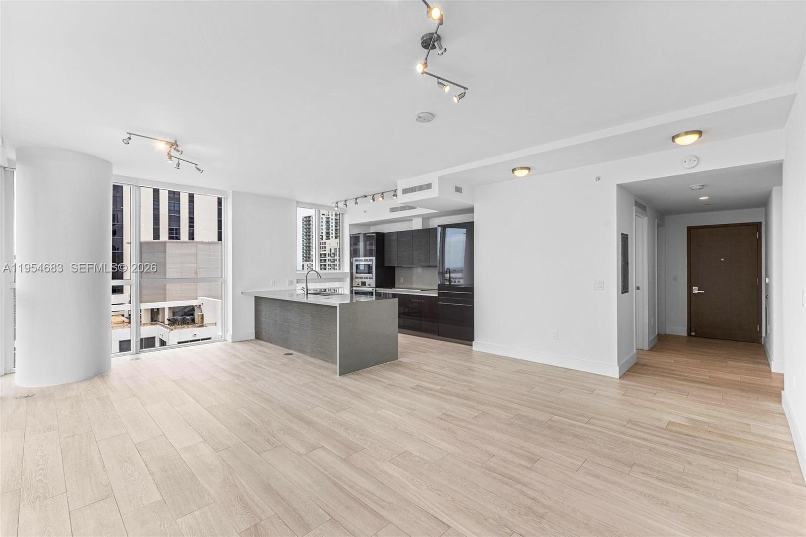 THE BOND (1080 BRICKELL) - Residential