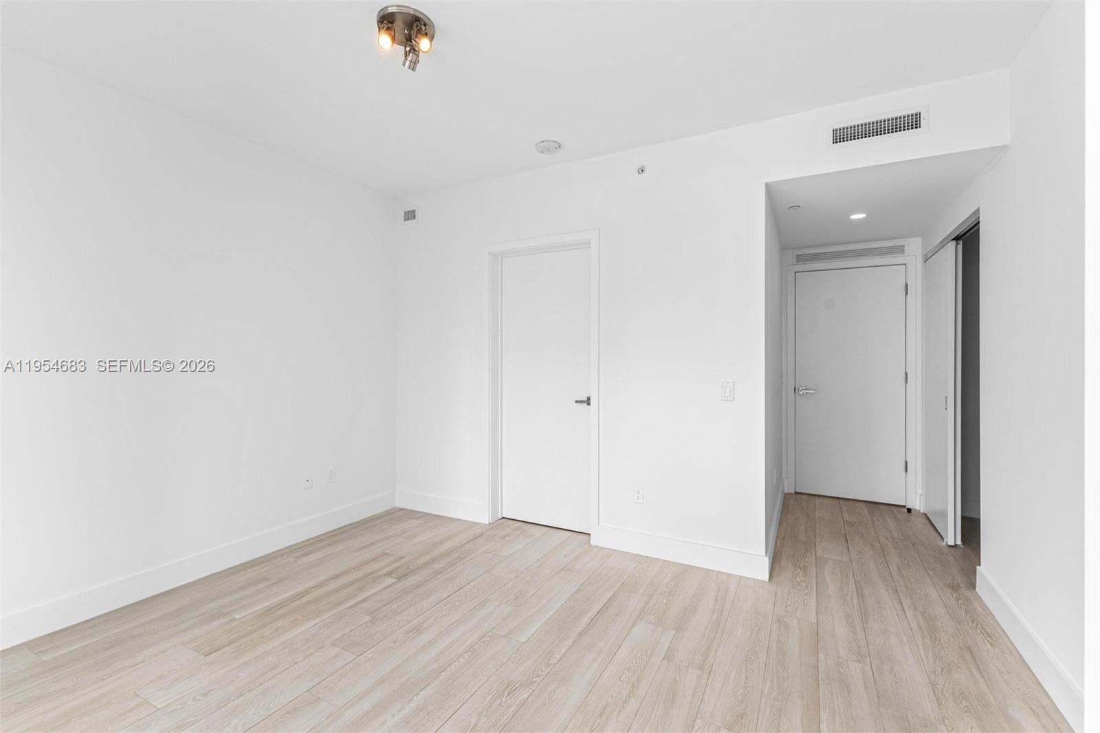 THE BOND (1080 BRICKELL) - Residential