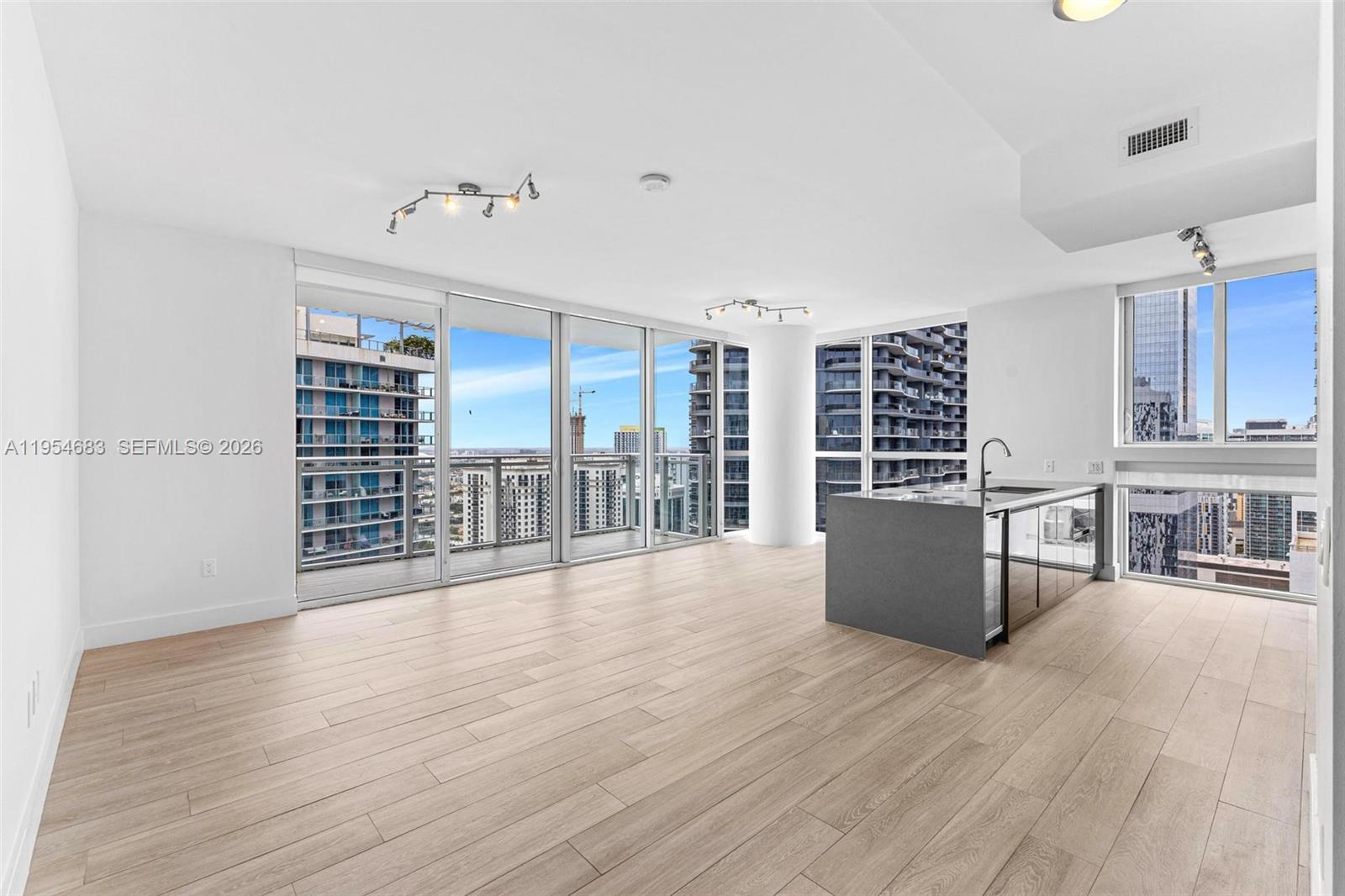 THE BOND (1080 BRICKELL) - Residential