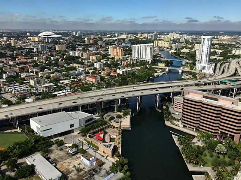 BEAUTIFUL OVERSIZED L-SHAPE STUDIO WITH SPECTACULAR VIEW OF THE MIAMI RIVER & THE CITY. TILE THROUGHOUT. ITALIAN KITCHEN WITH STAINLESS STEEL APPLIANCES AND MARBLE COUNTER TOPS. WASHER & DRYER IN THE UNIT & CENTRAL A/C. BUILDING FEATURES GYM, SPA, BUSINESS CENTER & THEATER. ONE ASSIGNED PARKING SPACE, BASIC INTERNET AND CABLE INCLUDED! WALK TO METRO RAIL, MARY BRICKELL VILLAGE, PUBLIX AND MORE.