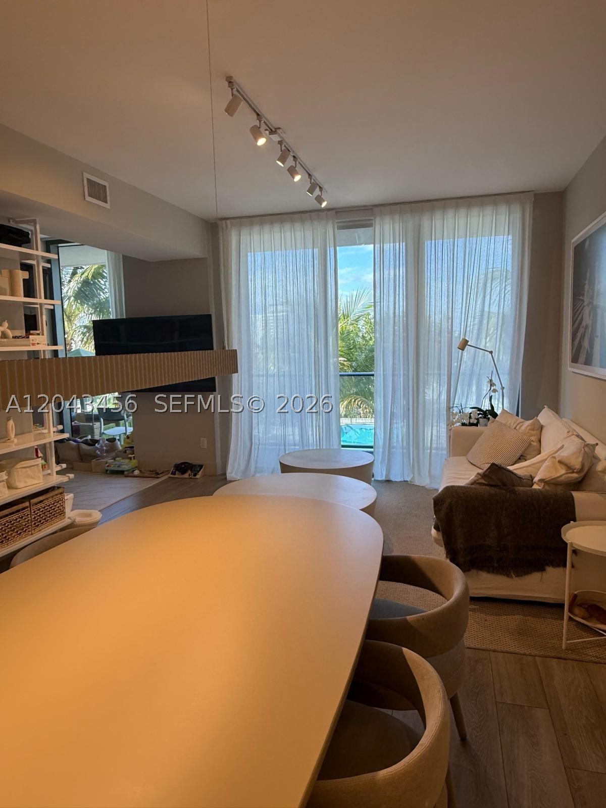 great unit at aventura parksquare 2+2+den