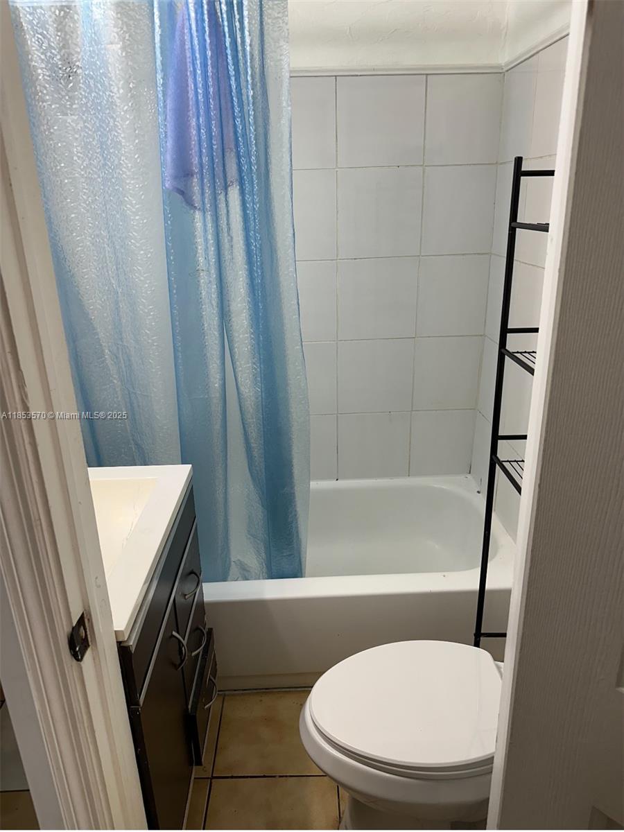 HOLLYWOOD - Residential Lease