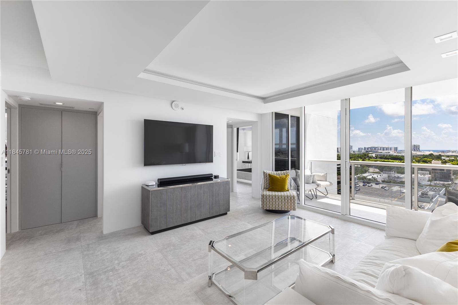 SUNSET HARBOUR SOUTH COND - Residential