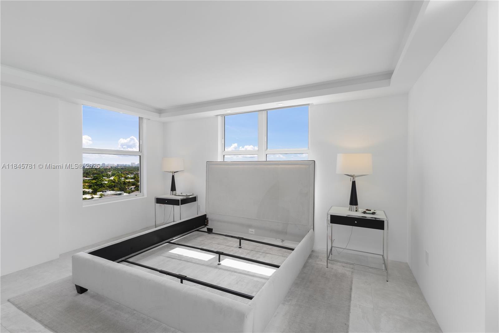 SUNSET HARBOUR SOUTH COND - Residential