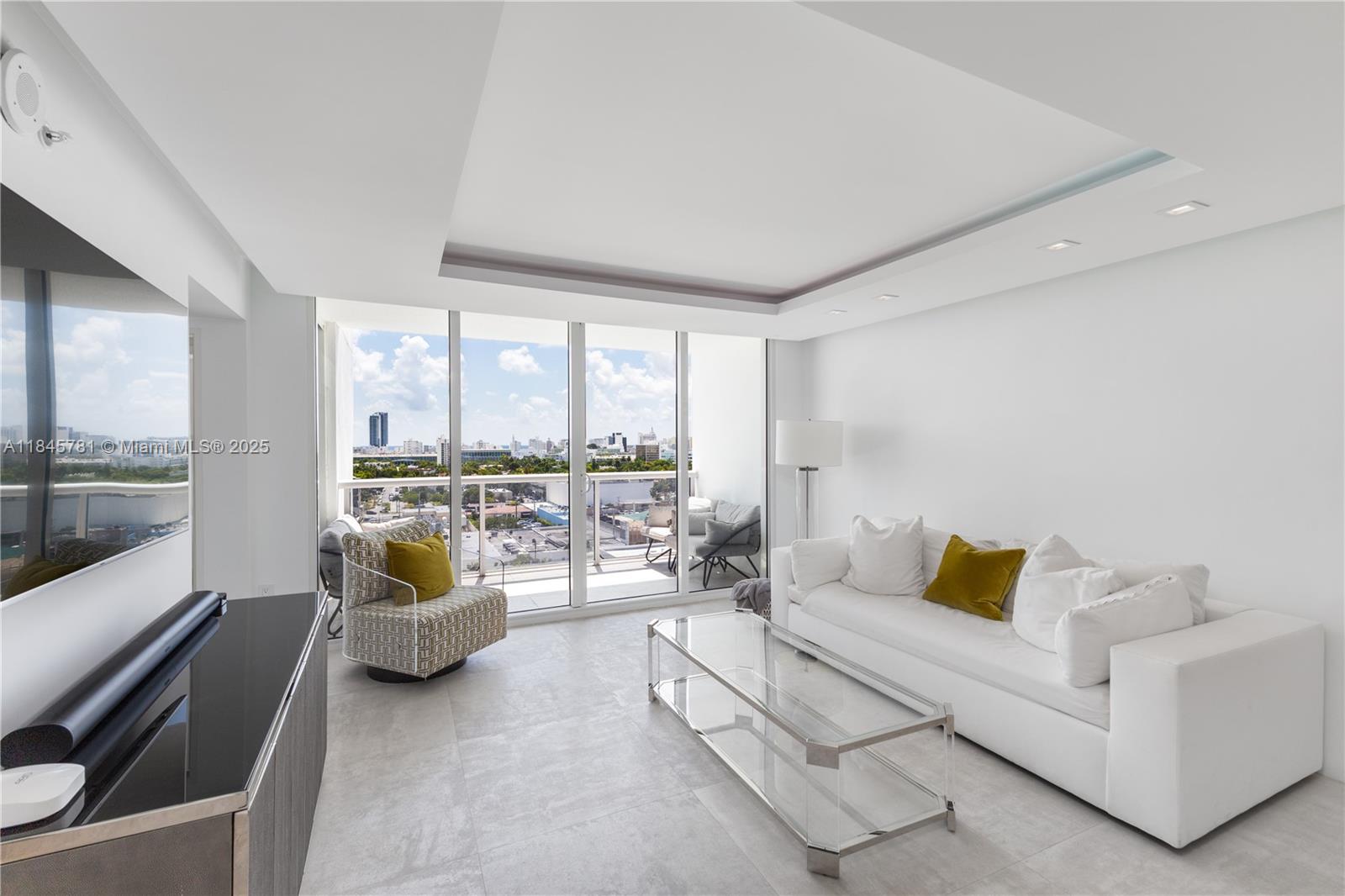 SUNSET HARBOUR SOUTH COND - Residential