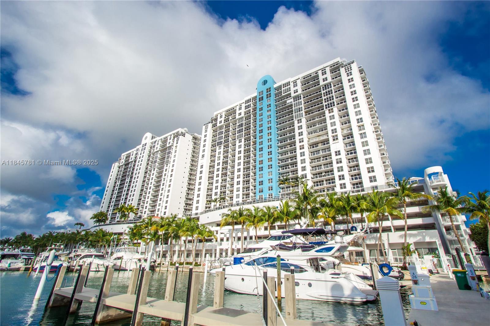 SUNSET HARBOUR SOUTH COND - Residential