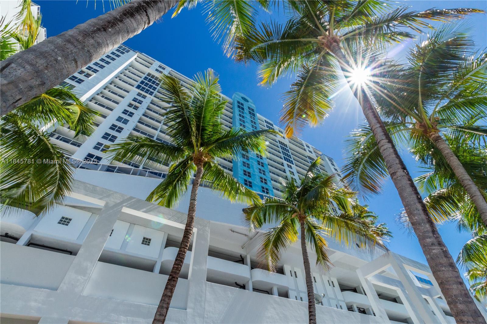 SUNSET HARBOUR SOUTH COND - Residential
