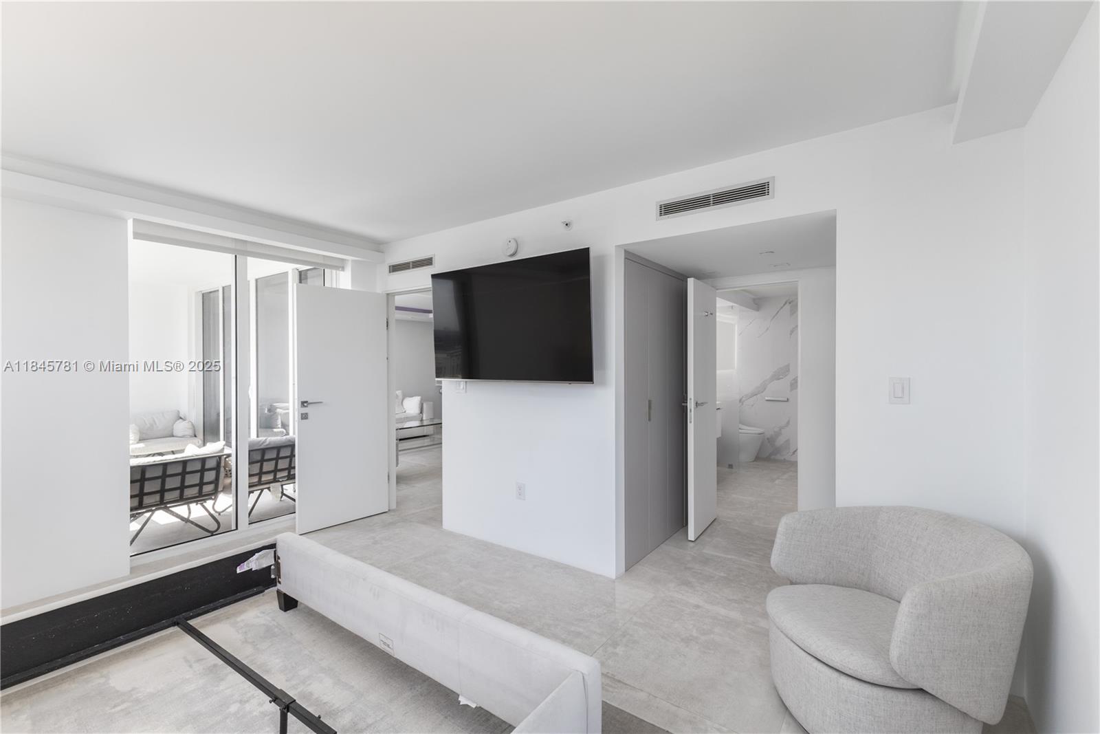 SUNSET HARBOUR SOUTH COND - Residential