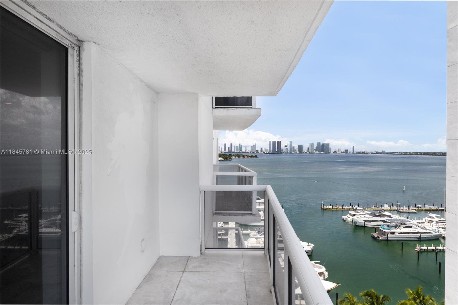 SUNSET HARBOUR SOUTH COND - Residential