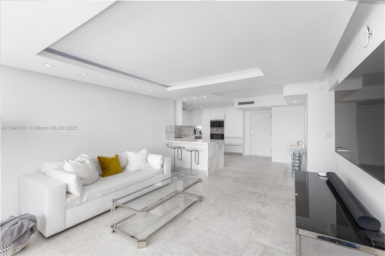 SUNSET HARBOUR SOUTH COND - Residential