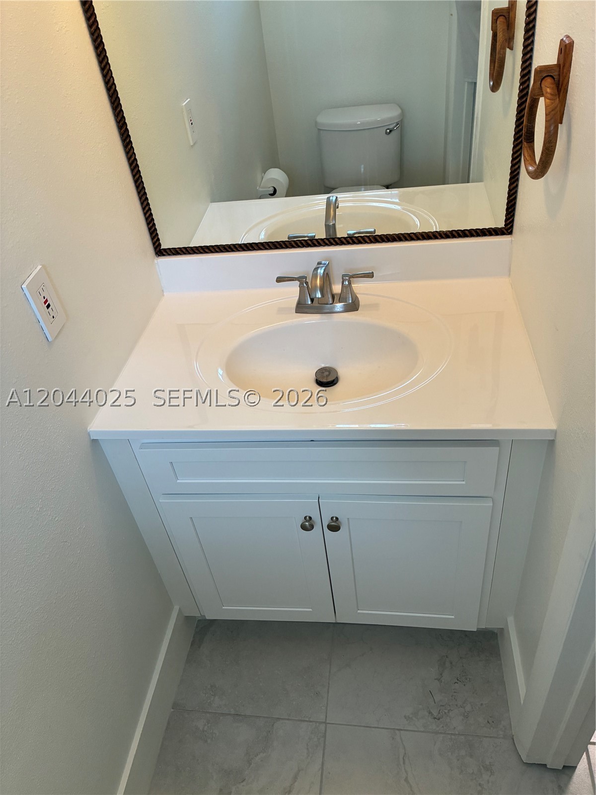 LEE LAYNE VILLAS - Residential Lease