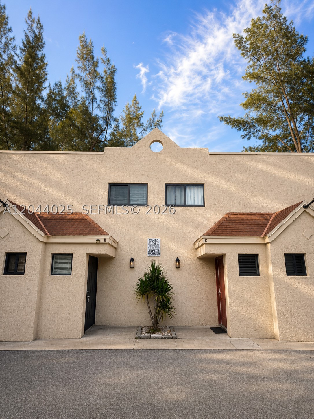 LEE LAYNE VILLAS - Residential Lease