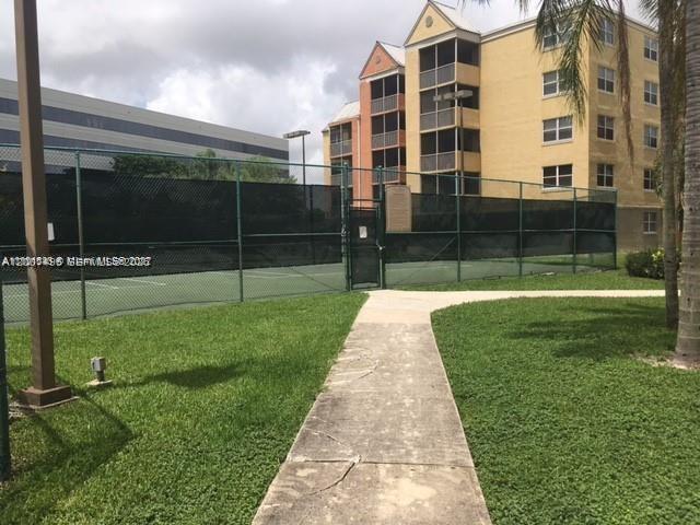 LAS VISTAS AT DORAL CONDO - Residential