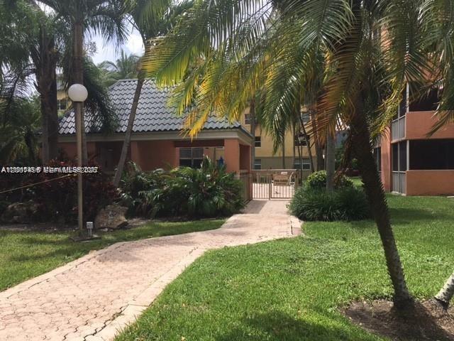 LAS VISTAS AT DORAL CONDO - Residential