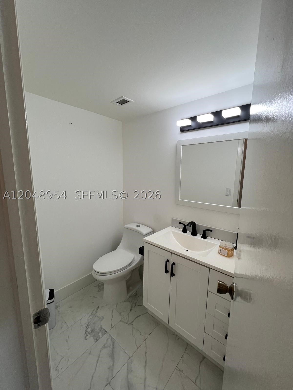 THREE HORIZONS NORTH COND - Residential Lease