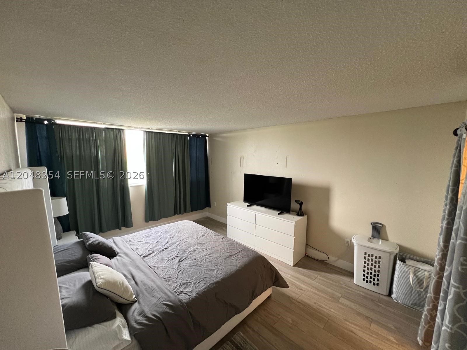 THREE HORIZONS NORTH COND - Residential Lease
