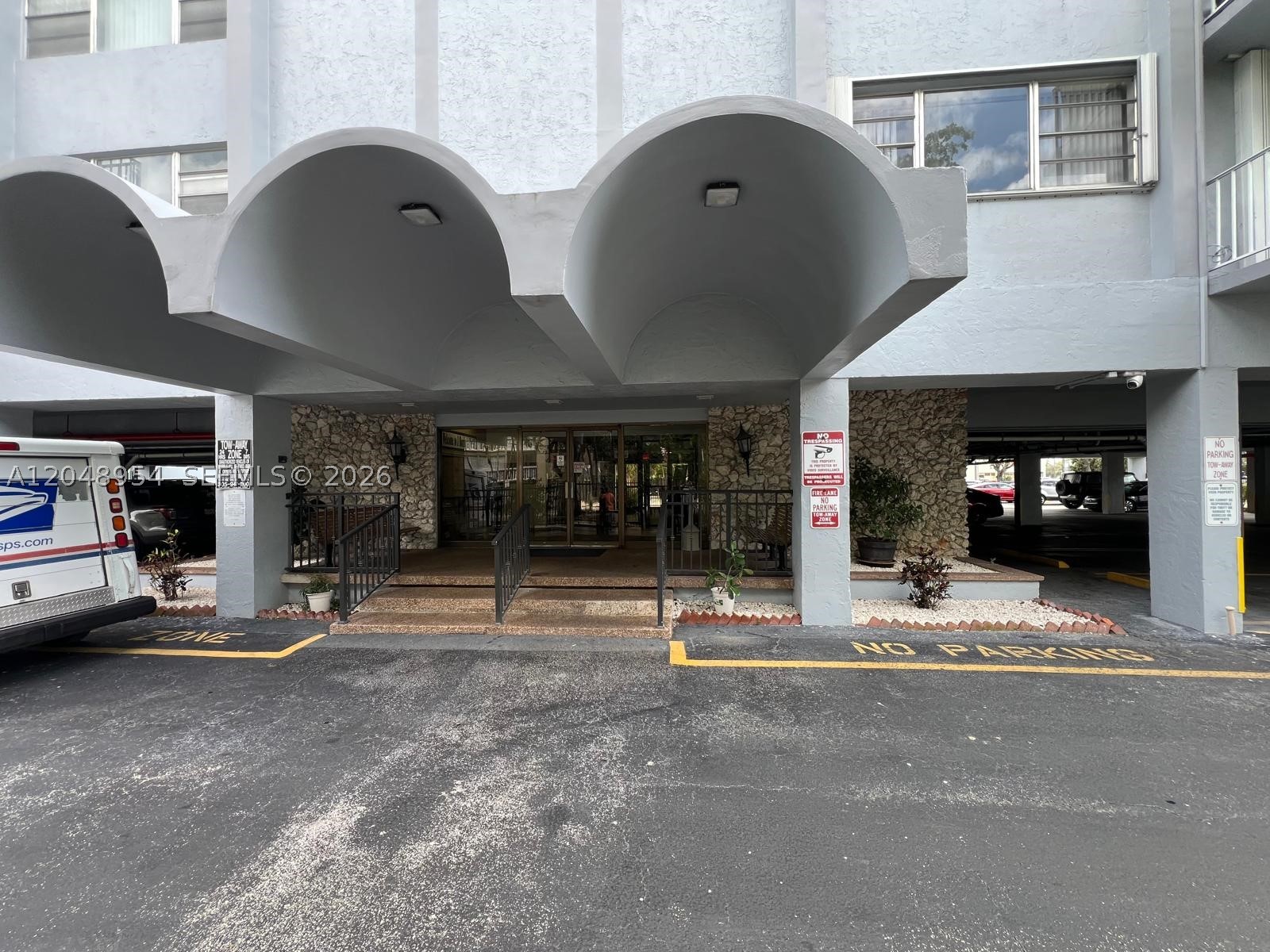THREE HORIZONS NORTH COND - Residential Lease