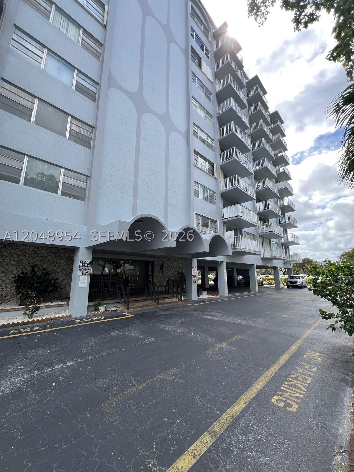 THREE HORIZONS NORTH COND - Residential Lease