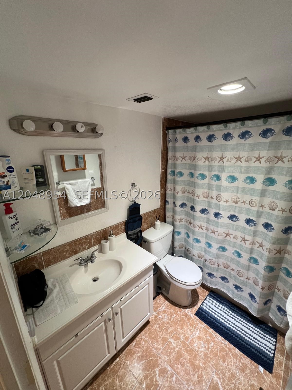 THREE HORIZONS NORTH COND - Residential Lease