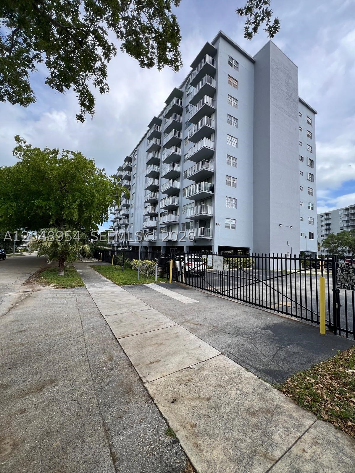 THREE HORIZONS NORTH COND - Residential Lease