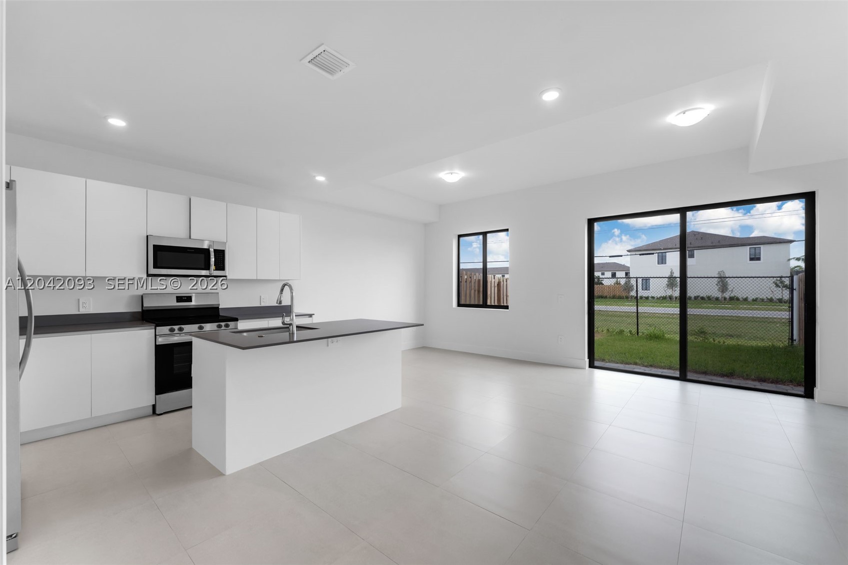 CENTURY PARK SQUARE - Residential