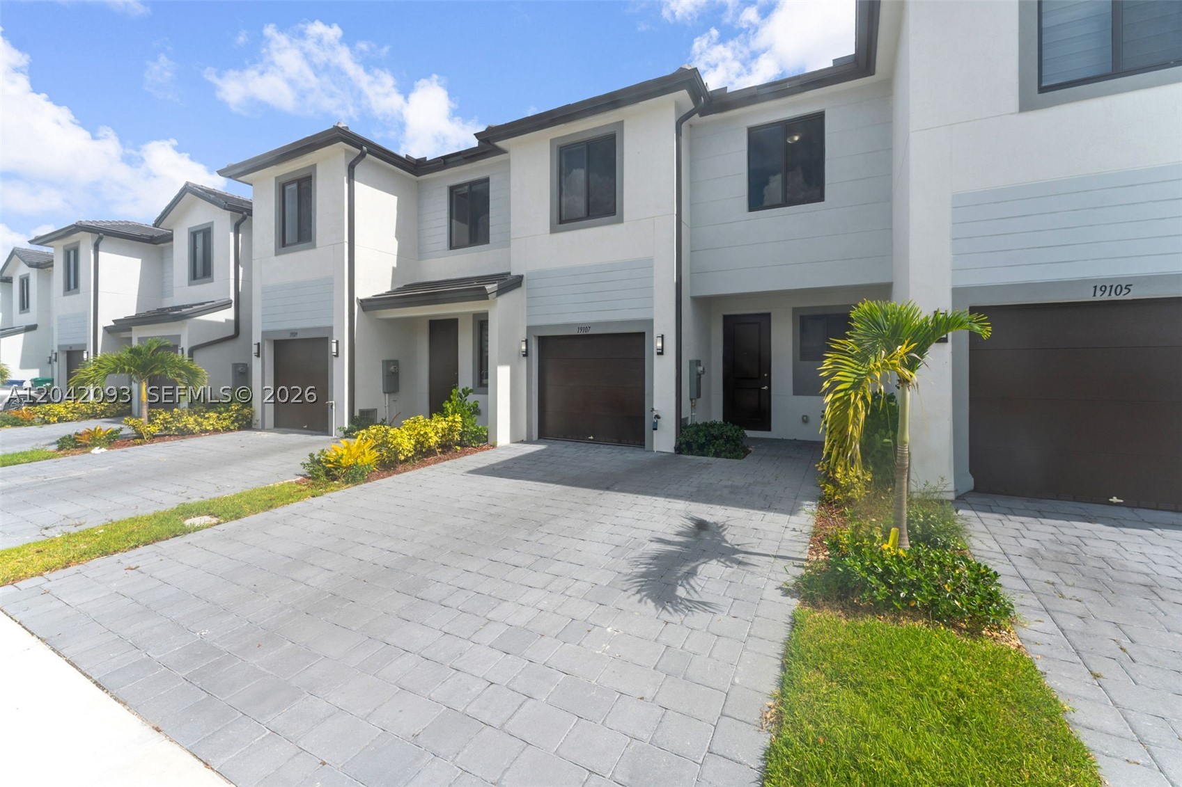 CENTURY PARK SQUARE - Residential