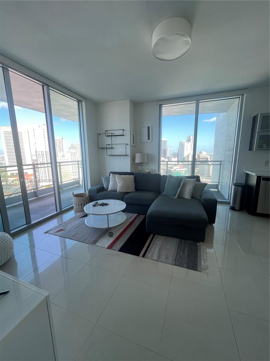 IVY CONDO - Residential Lease