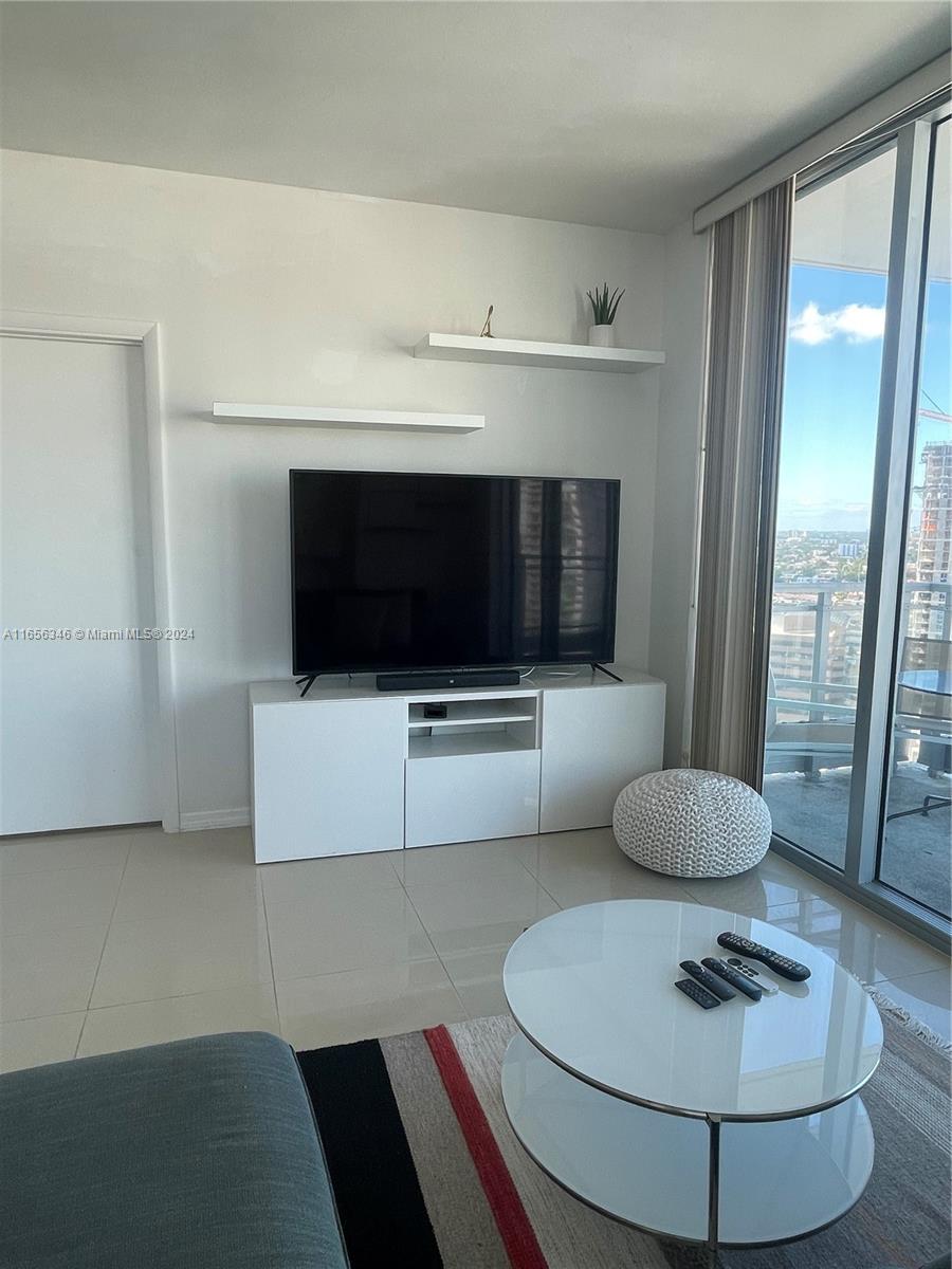 IVY CONDO - Residential Lease