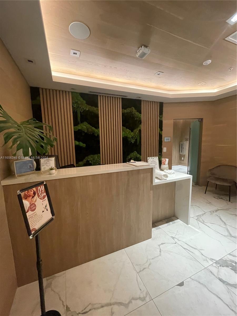 IVY CONDO - Residential Lease