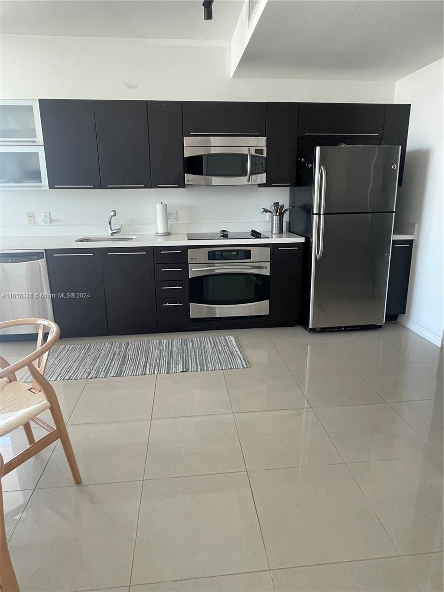 IVY CONDO - Residential Lease