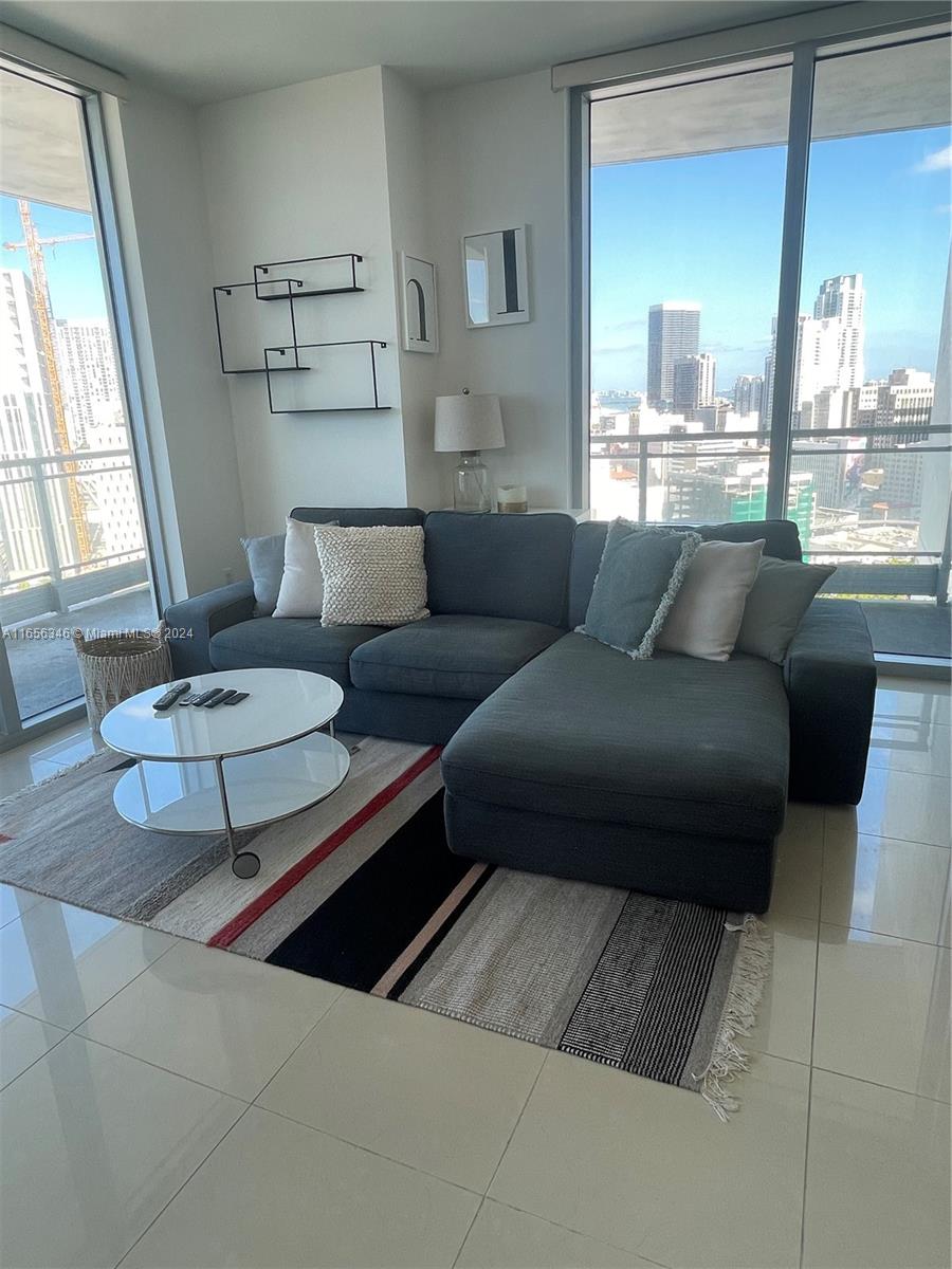 IVY CONDO - Residential Lease