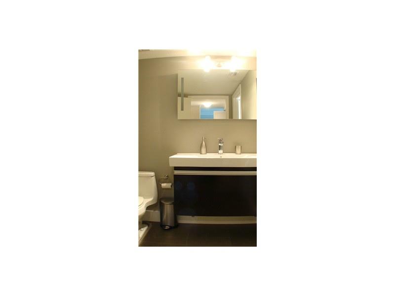 1800 CLUB CONDO - Residential Lease