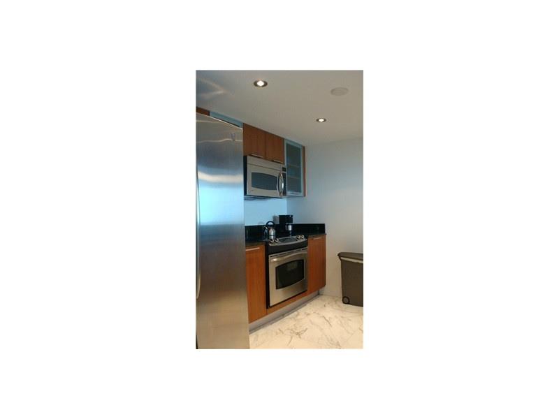 1800 CLUB CONDO - Residential Lease